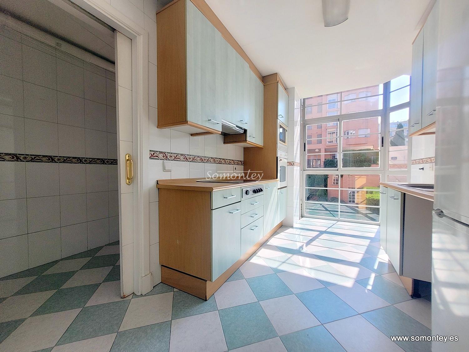 2 dormitorios, piscina, garaje y trastero