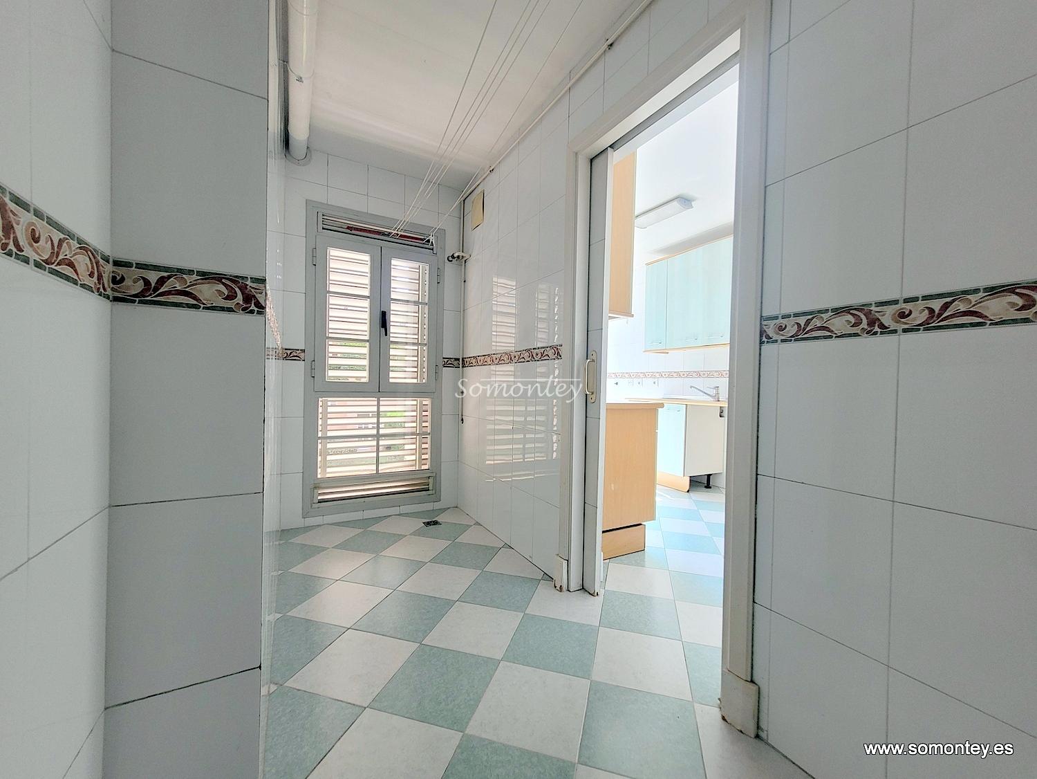 2 dormitorios, piscina, garaje y trastero