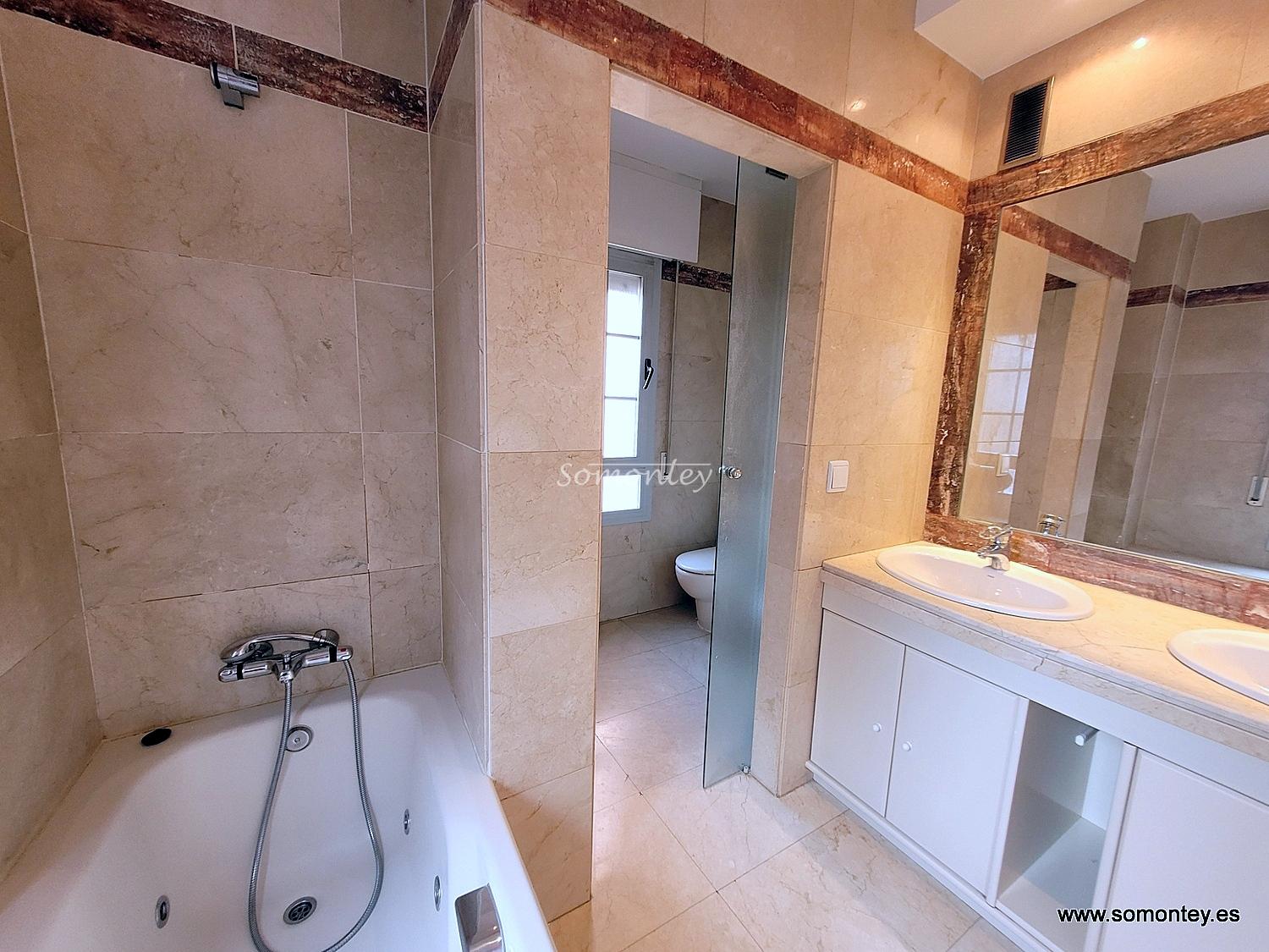 2 dormitorios, piscina, garaje y trastero