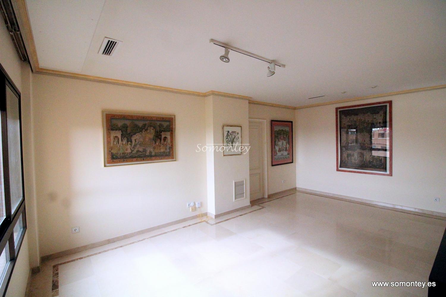 Amplio piso un dormitorio