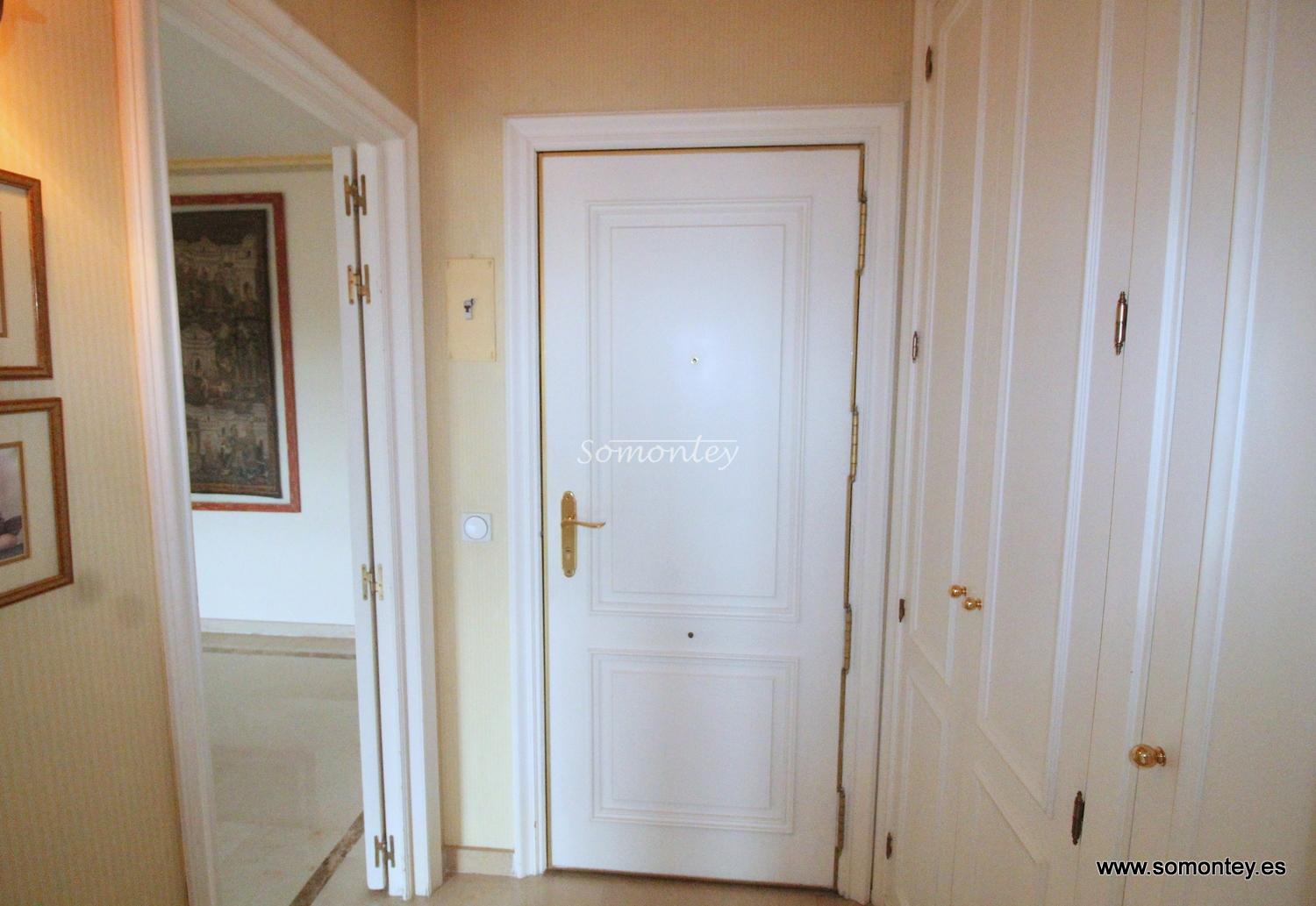 Amplio piso un dormitorio