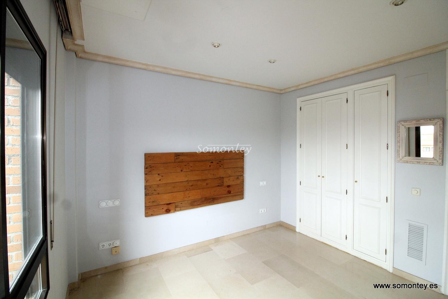 Amplio piso un dormitorio