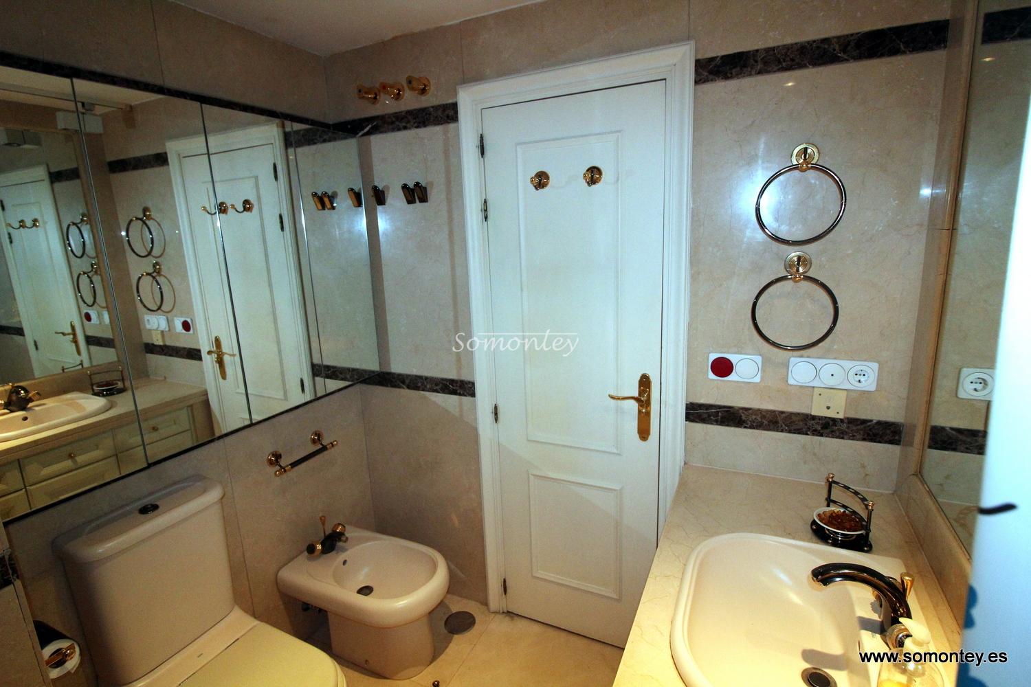 Amplio piso un dormitorio